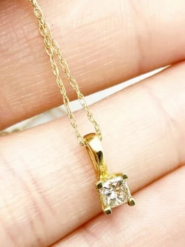 NWT Princess Cut Diamond Solitaire 14K Yellow Gold Necklace 16 DeWitt s Diamond Gold Exchange